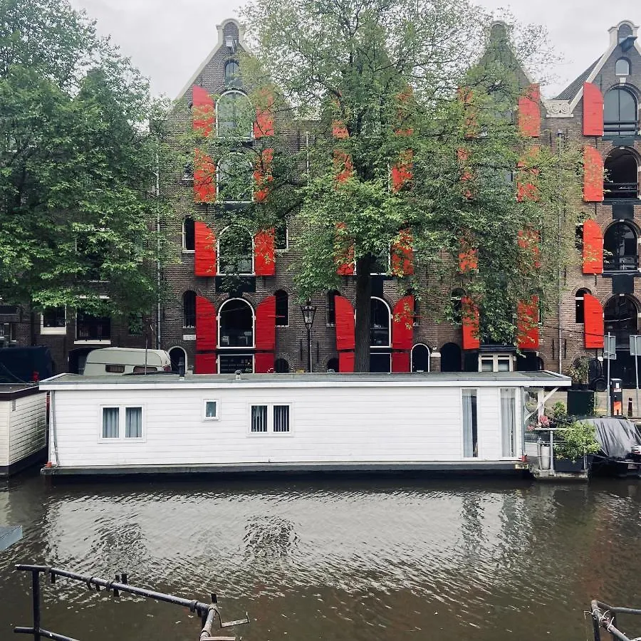 Bed & Breakfast Bed and Breakfast Houseboat Bonnie Amsterdam