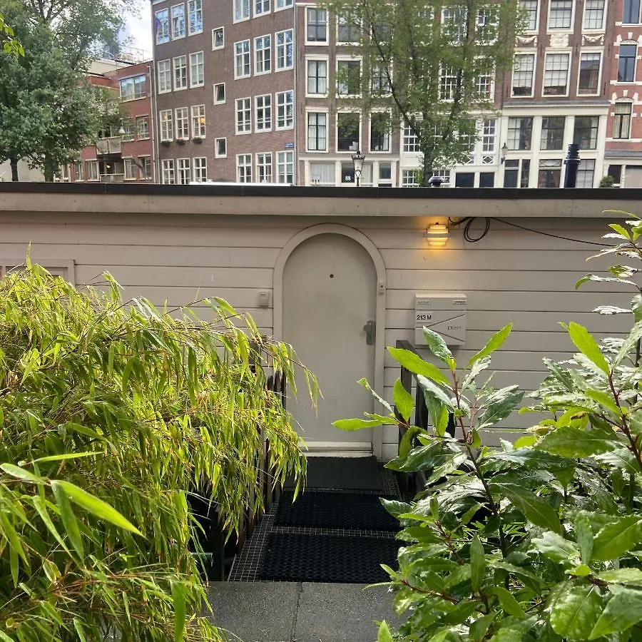 Bed and Breakfast Houseboat Bonnie Amsterdam Bed & Breakfast