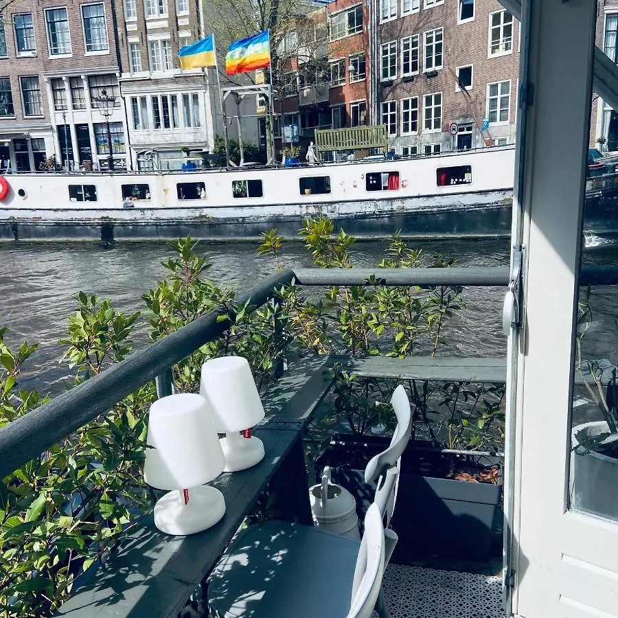 Houseboat Bonnie Bed & Breakfast Amsterdam